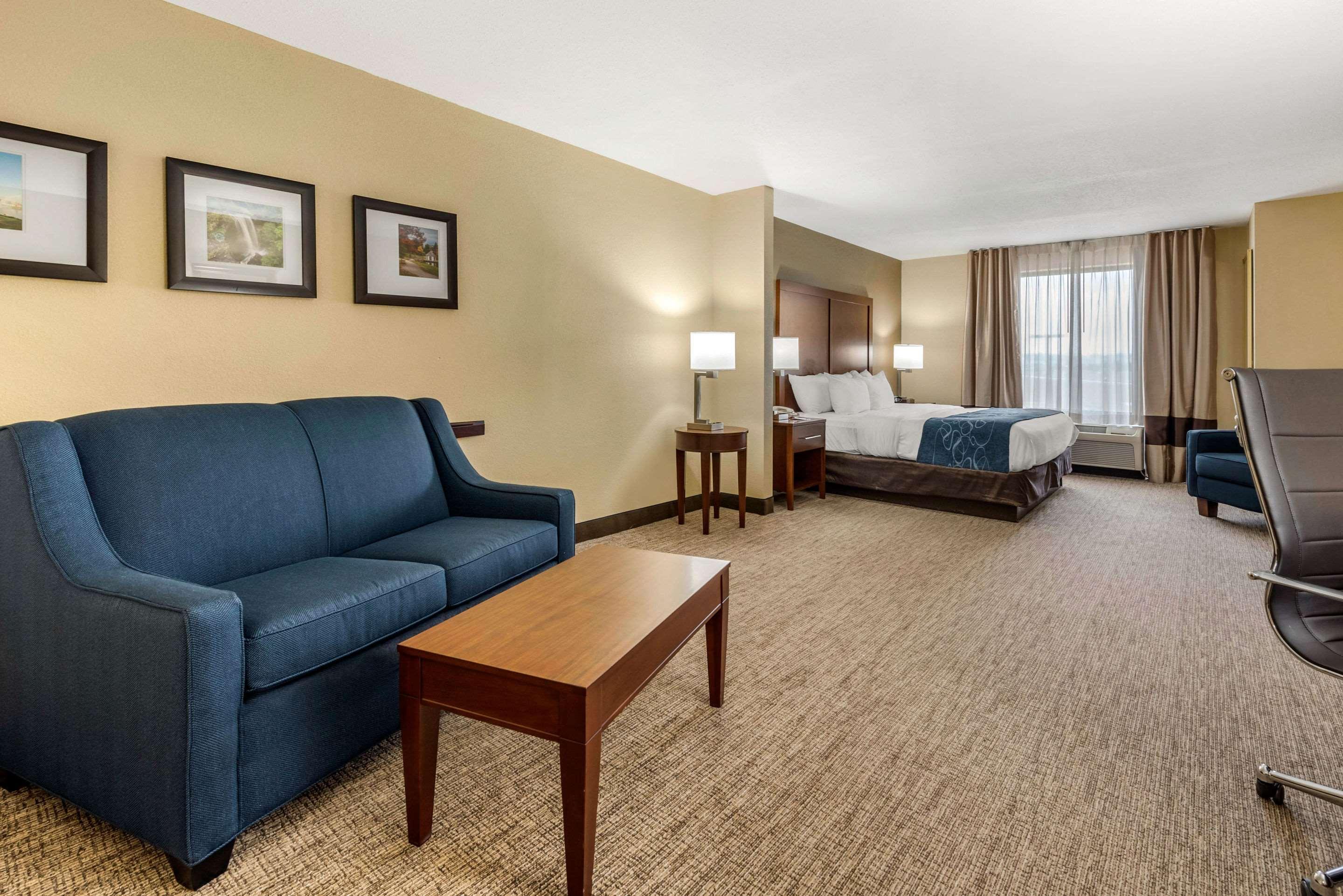 Comfort Suites Dayton-Wright Patterson Esterno foto