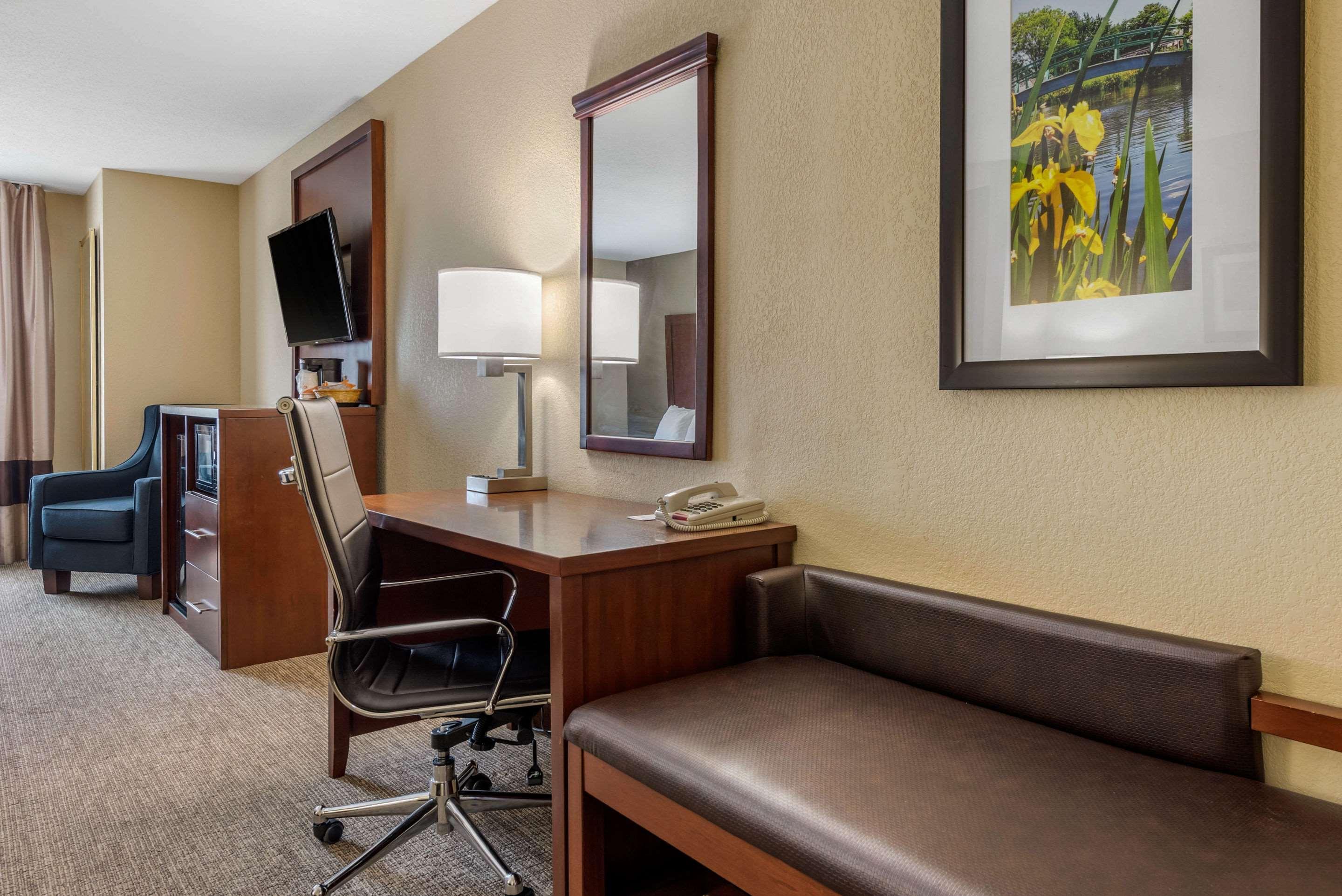 Comfort Suites Dayton-Wright Patterson Esterno foto
