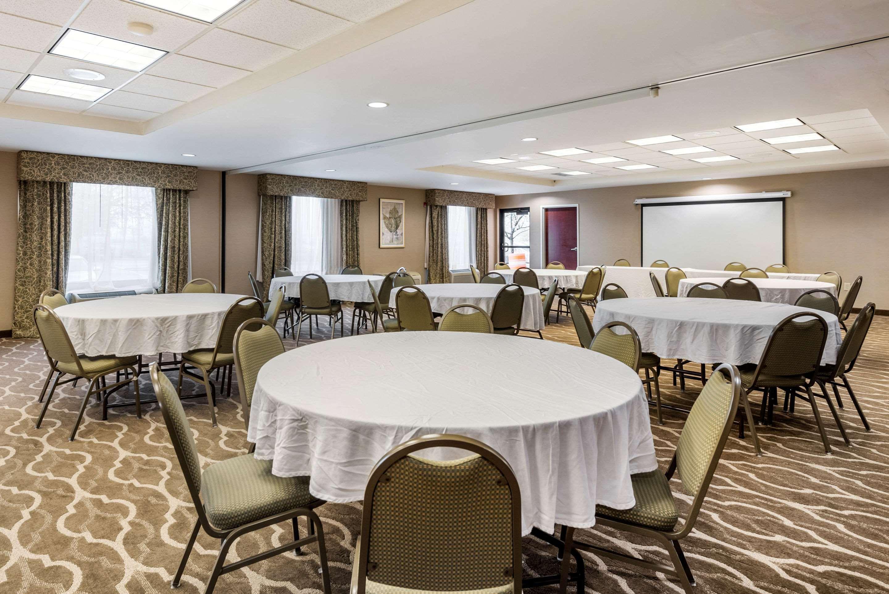 Comfort Suites Dayton-Wright Patterson Esterno foto