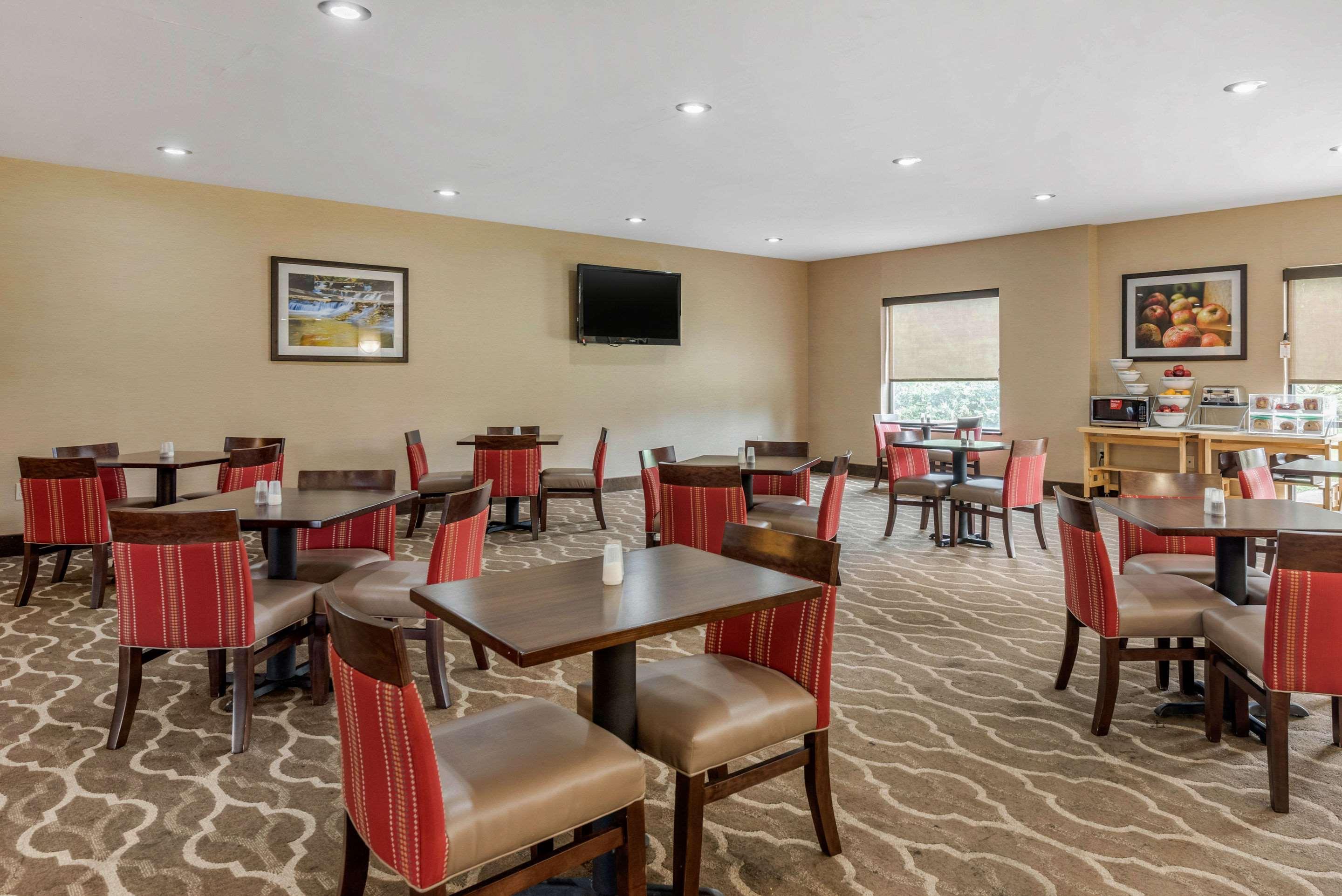 Comfort Suites Dayton-Wright Patterson Esterno foto