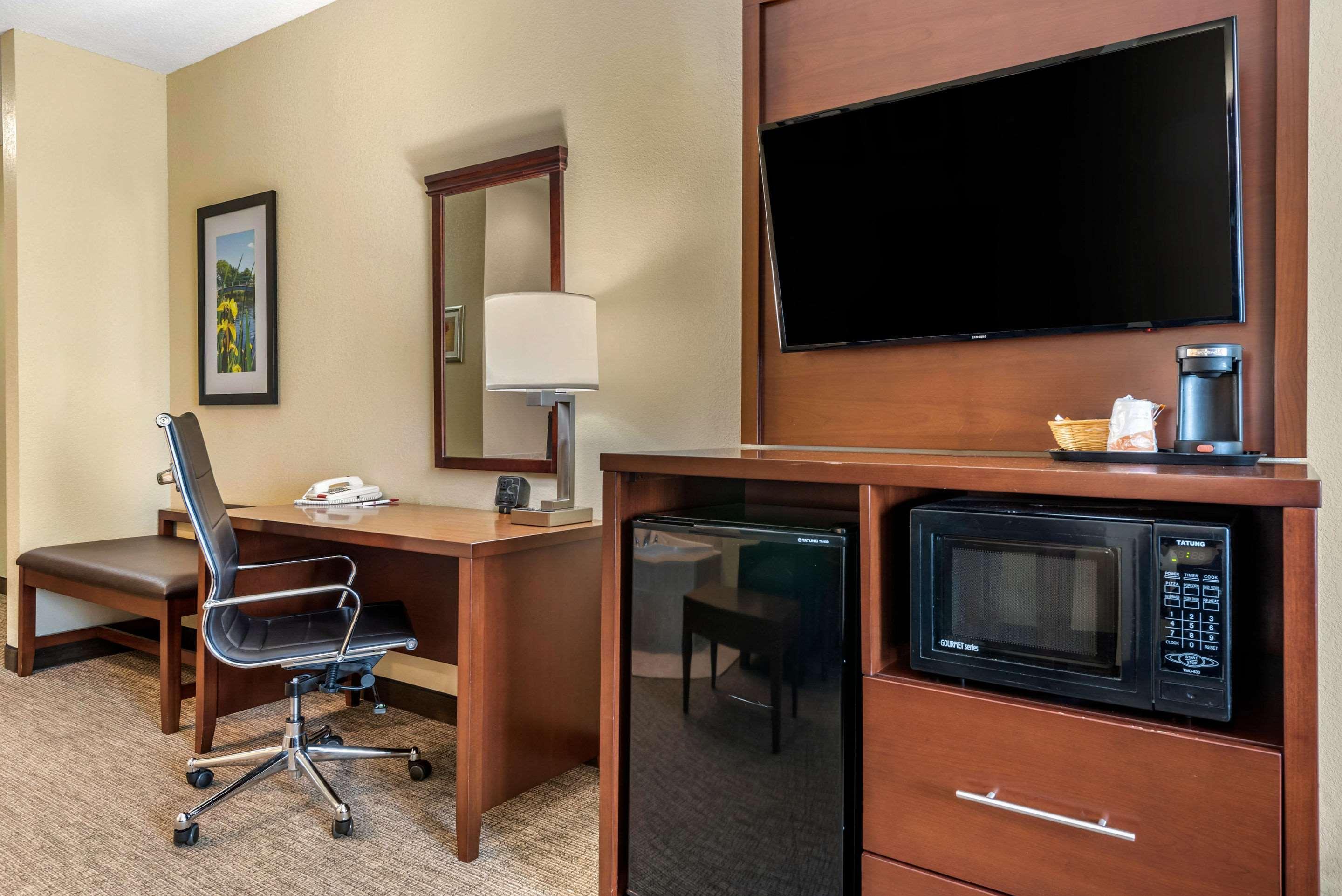 Comfort Suites Dayton-Wright Patterson Esterno foto